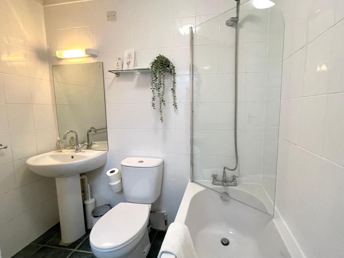 Sea View Family Stay By Beach Gym & Parking Bournemouth Dış mekan fotoğraf