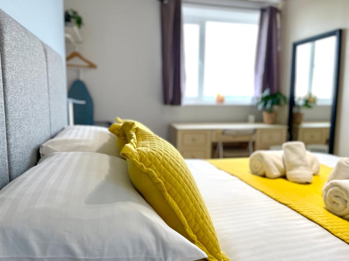 Sea View Family Stay By Beach Gym & Parking Bournemouth Dış mekan fotoğraf