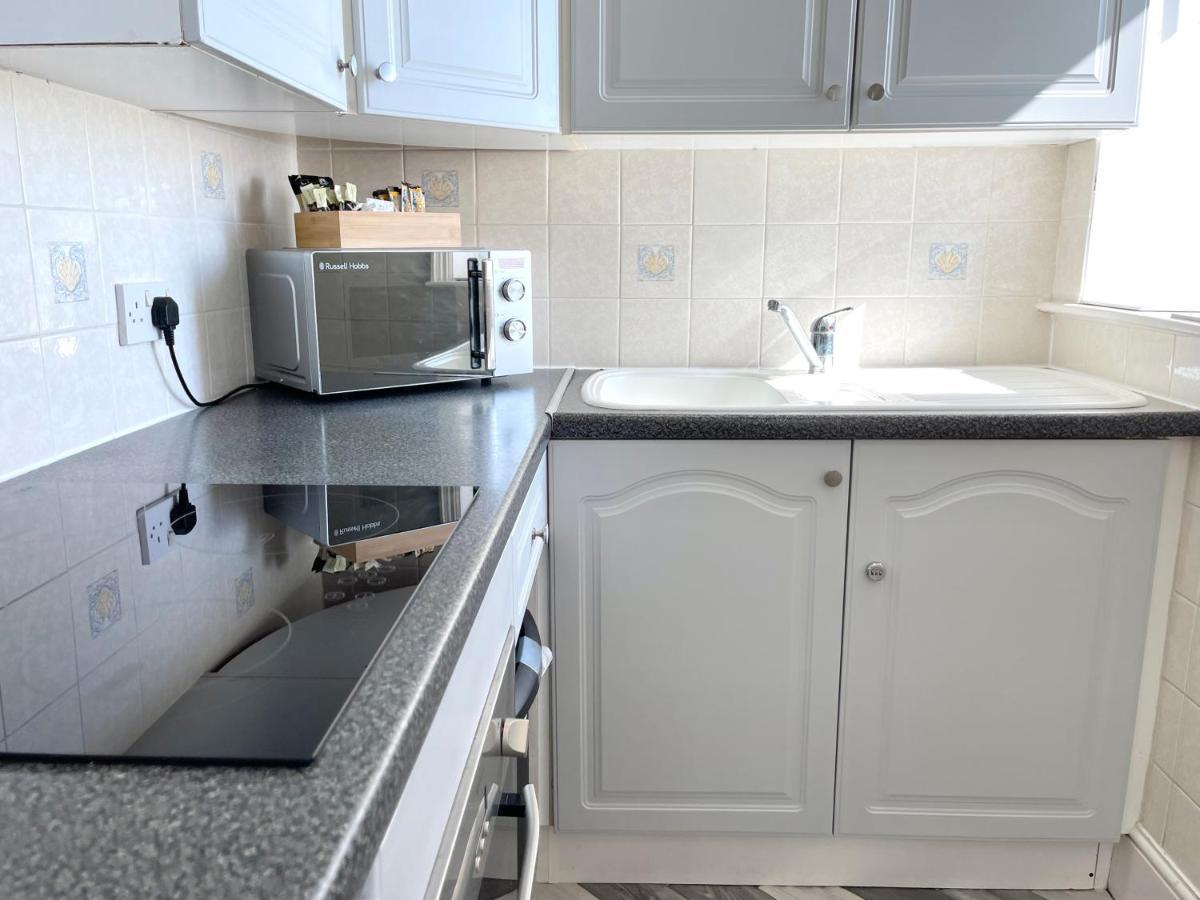 Sea View Family Stay By Beach Gym & Parking Bournemouth Dış mekan fotoğraf
